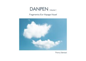 Danpen est un carnet photo unique. Son nom, qui signifie « fragment » en japonais, résume son essence : chaque page dévoile un morceau d’univers en construction.