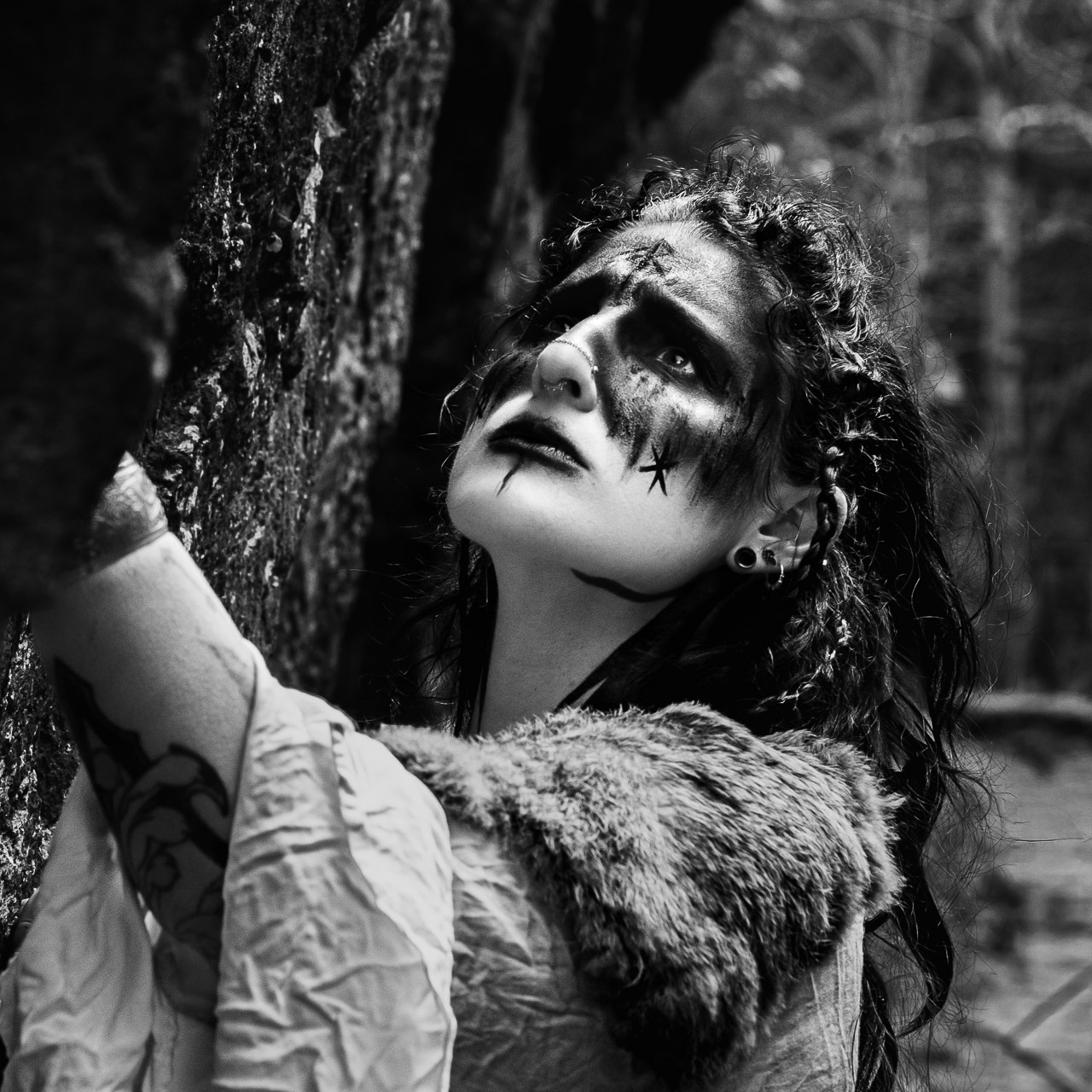 ce_qui_reste_3 profil femme regard vers le haut expression introspective photographie d’art